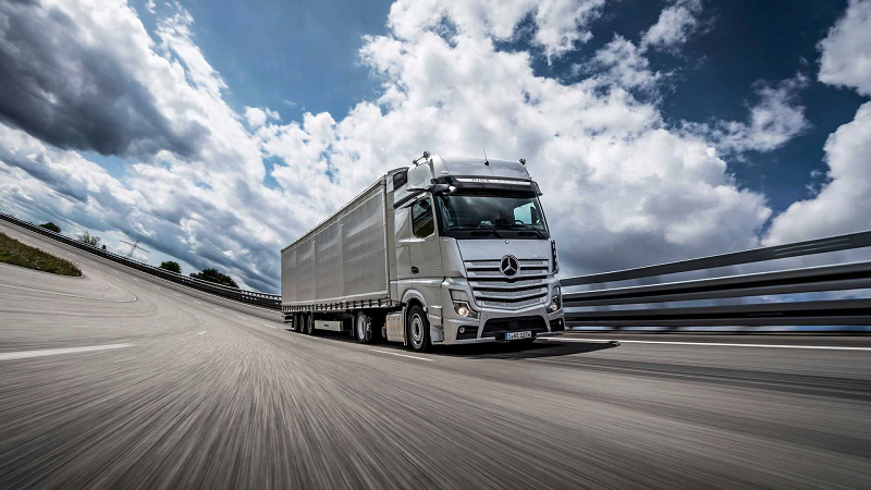 грузовик Mercedes Actros 2020